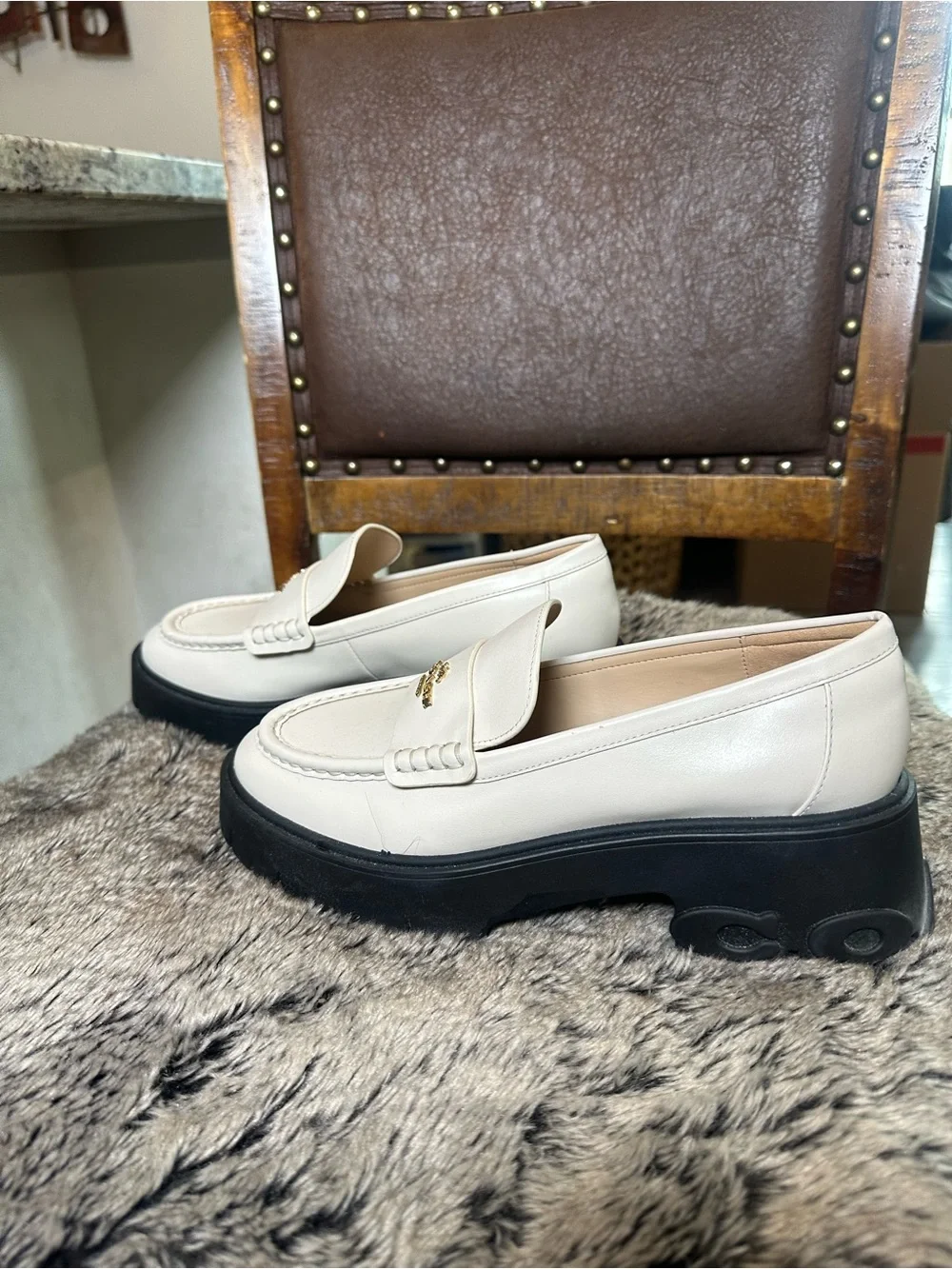 NWOB COACH Ruthie Platform Loafers CM587 Chalk Cream Leather, Size 7.5